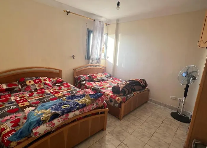 Sea View Flat For Family Only In Miami