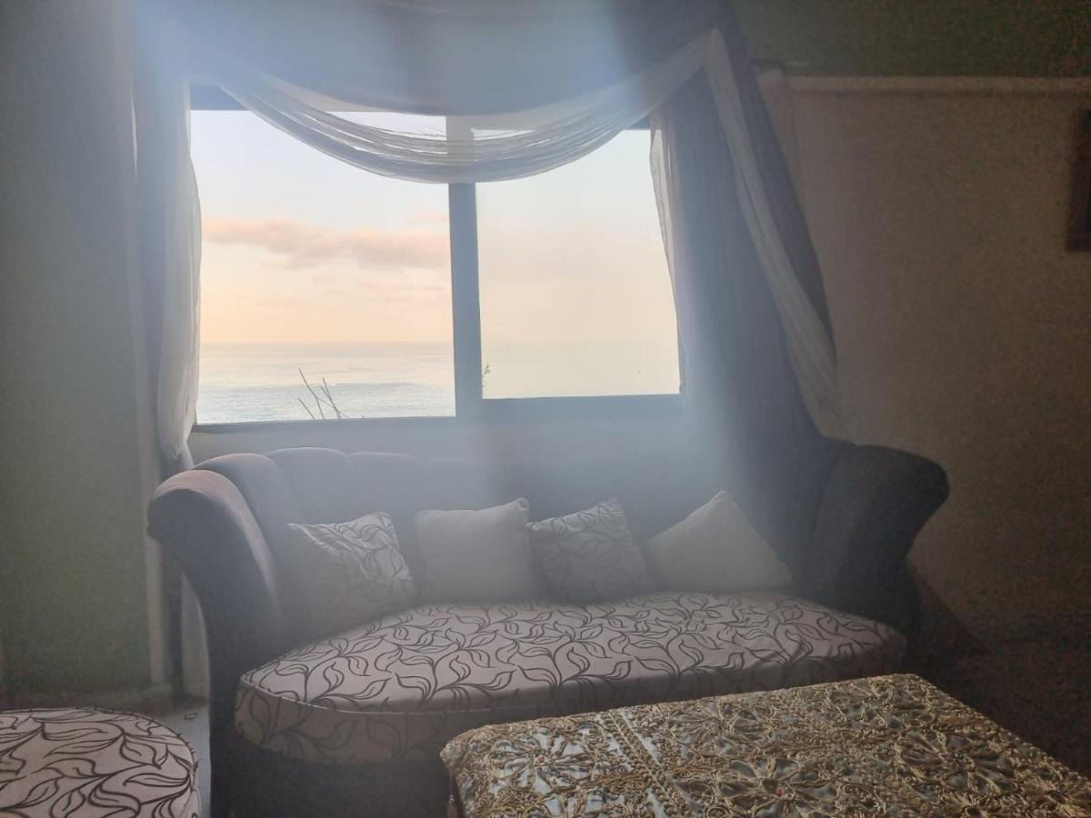 Sea View Flat For Family Only In Miami *