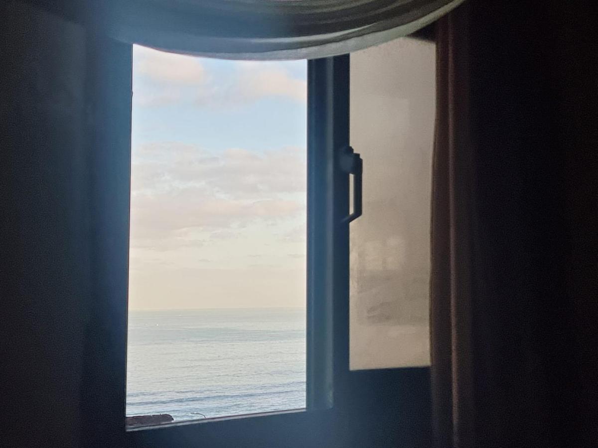 Apartment Sea View Flat For Family Only In Miami