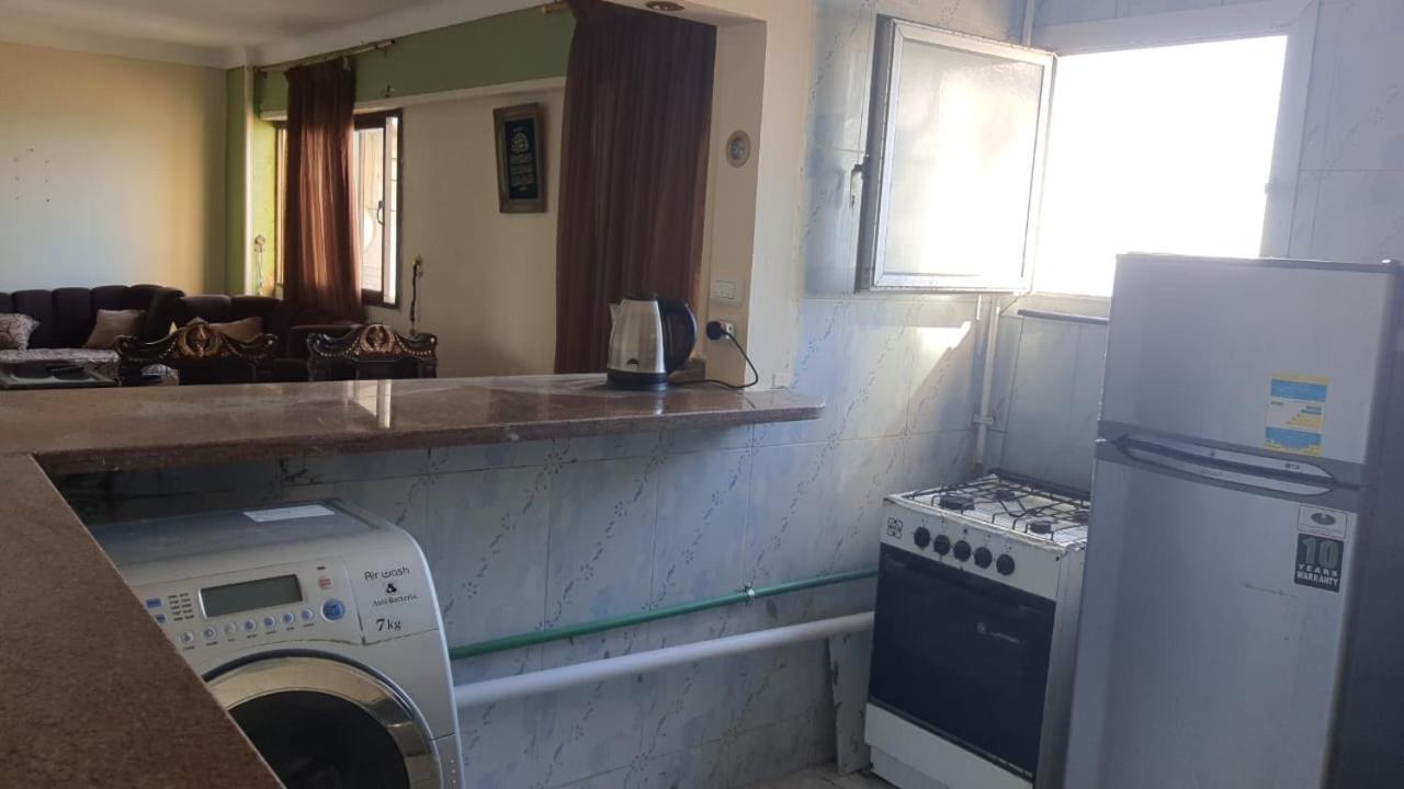 Apartment Sea View Flat For Family Only In Miami