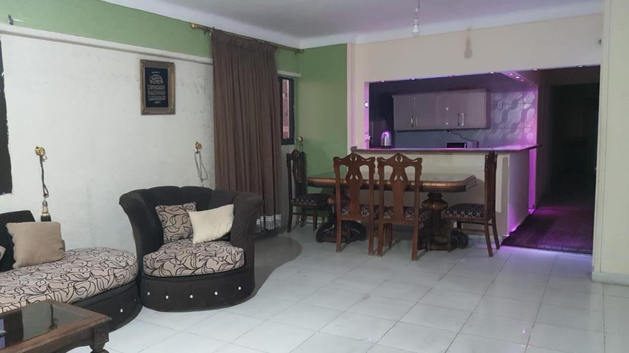 Sea View Flat For Family Only In Miami