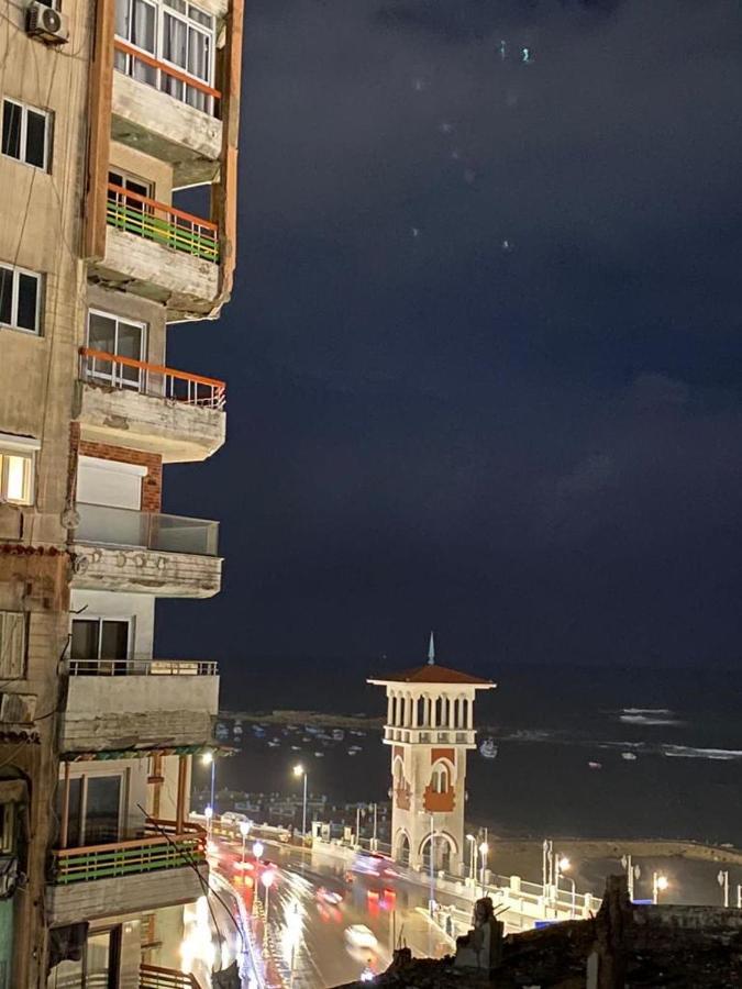 Sea View Flat For Family Only In Miami *