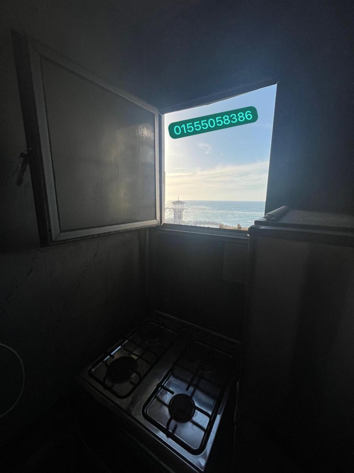 Sea View Flat For Family Only In Miami *